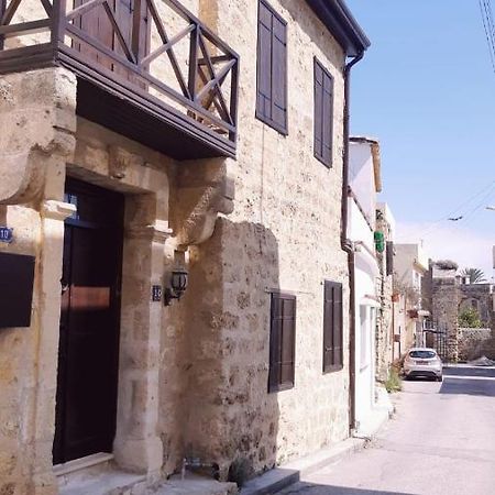 Malia Fountain House Apartment ฟามากุสต้า ภายนอก รูปภาพ